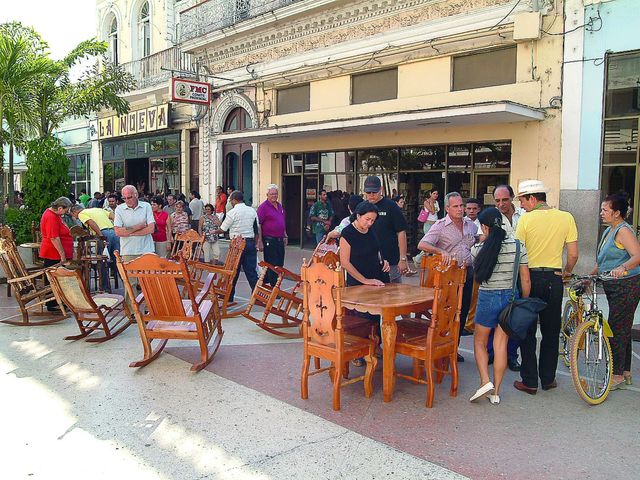 Cienfuegos's city boulevard panoramic view