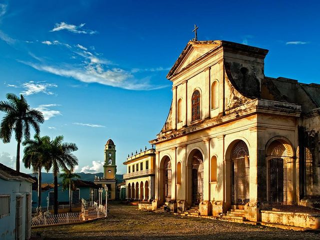 TRINIDAD - SANTA CLARA - VARADERO / HAVANA.