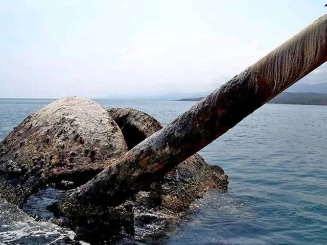 Dive sites are some of the wrecks of Admiral Pascual Cervera's fleet, Santiago de Cuba, Cuba.