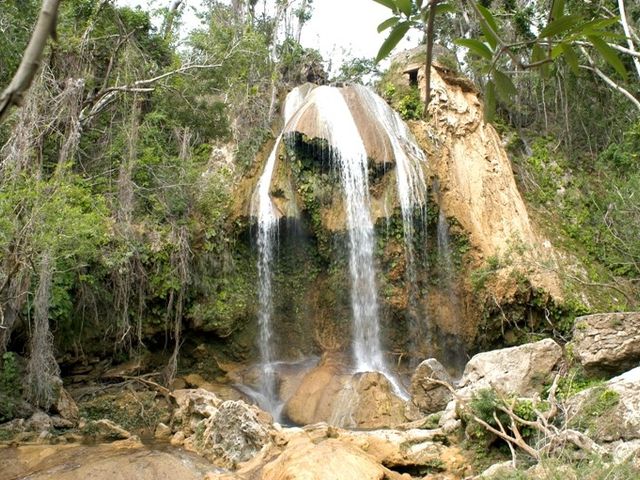 Stunning 21-meter-high Soroa waterfall view