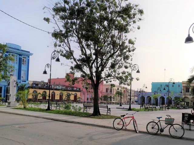 SANTA CLARA – SAGUA LA GRANDE – CORRALILLO – MÁXIMO GÓMEZ – CÁRDENAS – VARADERO.