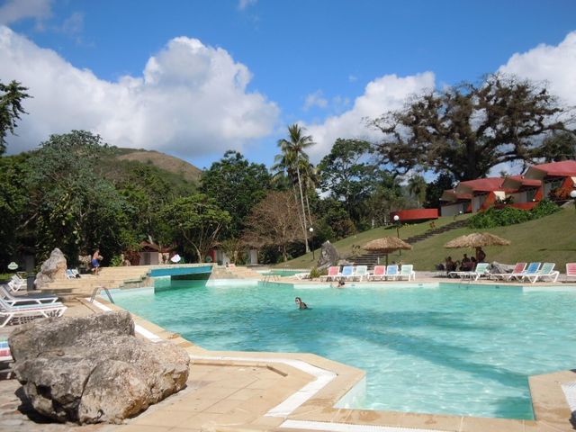 Panoramic Soroa hotel & pool view