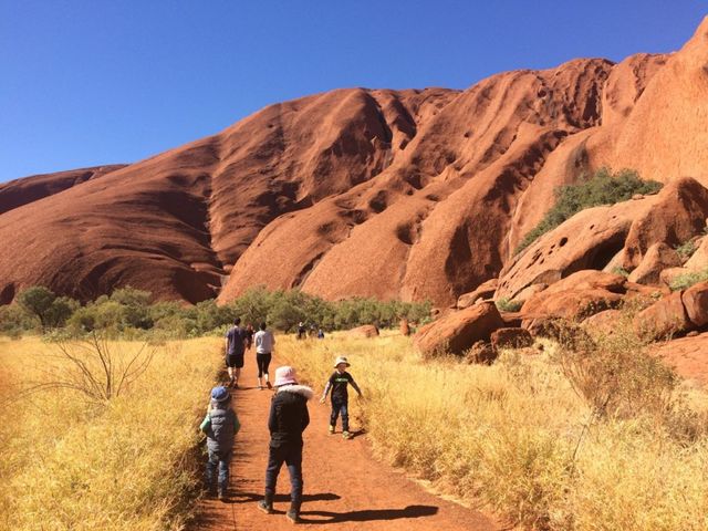 Trekking tour in AYERS ROCK (Uluru-Kata Tjuta National Park), Australia.