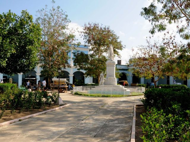 Sancti Spíritus city central park panoramic view