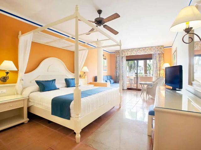 BAHIA PRINCIPE GRAND PUNTA CANA Hotel
