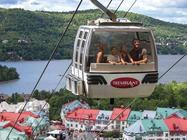 Gondola-Telecabine in Mont Tremblant, MOUNT TREMBLANT, Quebec province, Canada.