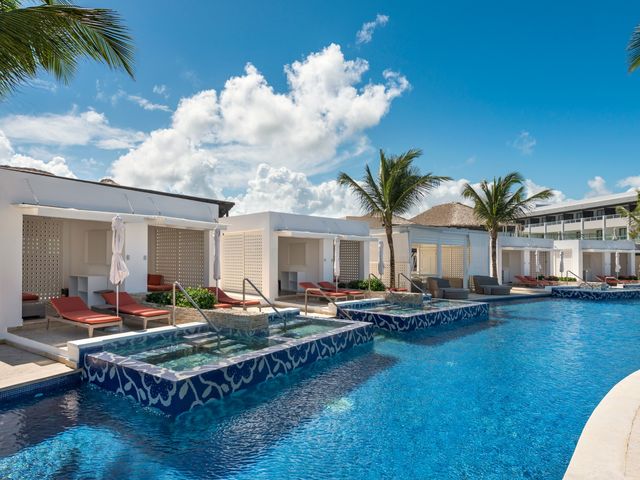 ROYALTON CHIC PUNTA CANA ADULTS ONLY (+18) Hotel