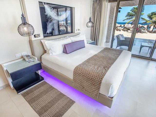 ROYALTON CHIC PUNTA CANA ADULTS ONLY (+18) Hotel