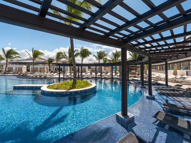 ROYALTON CHIC PUNTA CANA ADULTS ONLY (+18) Hotel