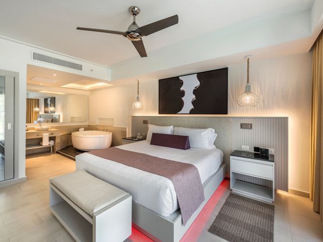 ROYALTON CHIC PUNTA CANA ADULTS ONLY (+18) Hotel