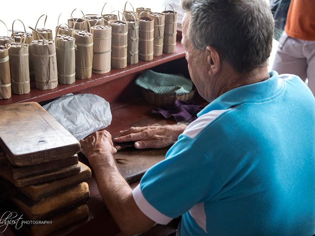 Traditional tobacco rollers in Viñales Valley, Viñales, Pinar del Río, Cuba.