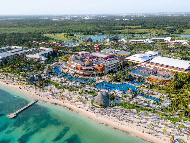 BARCELÓ BÁVARO PALACE - ALL INCLUSIVE Hotel (All Inclusive Package 8 days / 7 nights + Flights + Meals and Beverages + Transfers + Taxes)