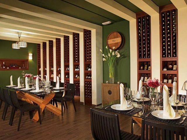 DREAMS ROYAL BEACH PUNTA CANA Hotel (All Inclusive Package 8 days / 7 nights + Flights + Meals and Beverages + Transfers + Taxes)