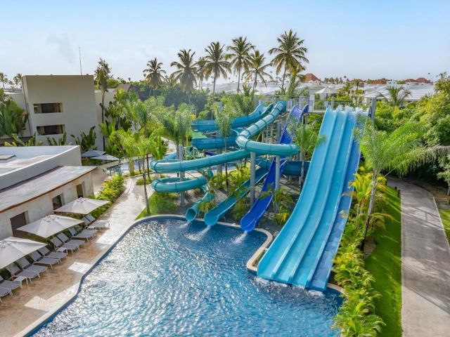 DREAMS ROYAL BEACH PUNTA CANA Hotel (All Inclusive Package 8 days / 7 nights + Flights + Meals and Beverages + Transfers + Taxes)