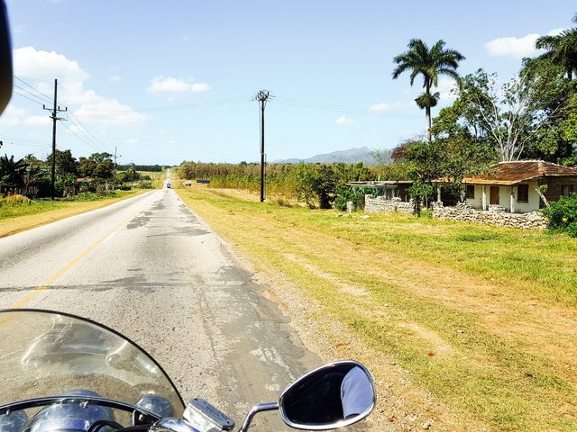 MOTORCYCLE TOUR FROM HAVANA TO CIENFUEGOS.