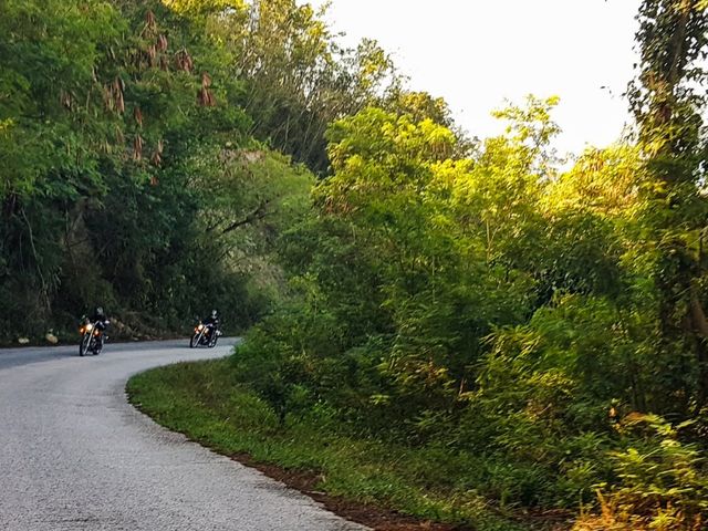 MOTORCYCLE TOUR FROM HAVANA TO CIENFUEGOS.
