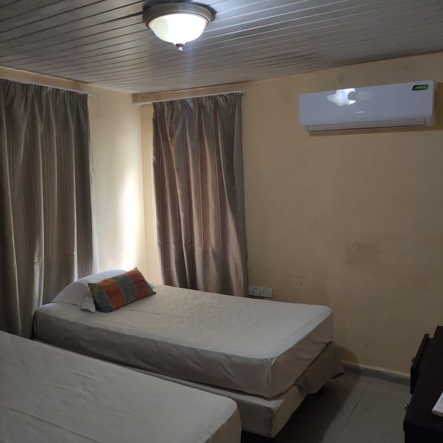 CASA NA PRAIA (2 Quartos com banho privativo)