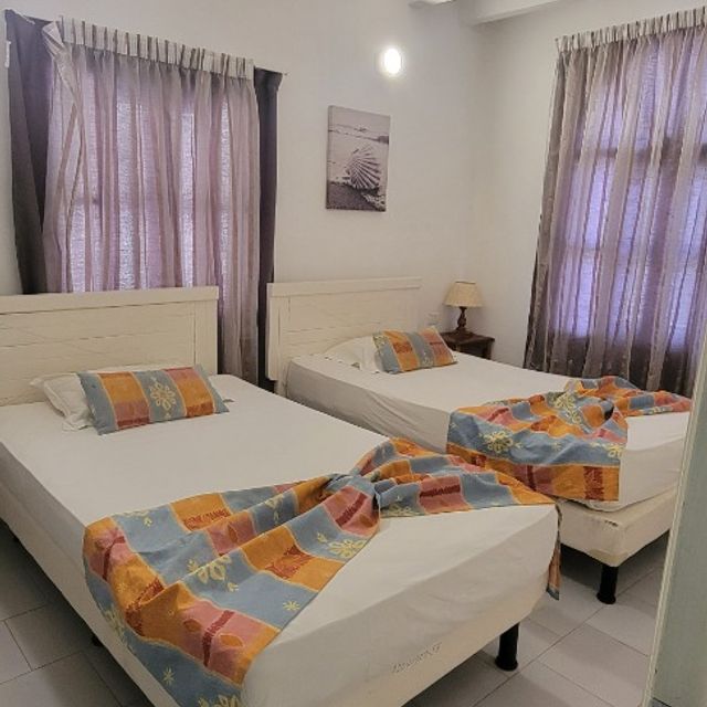 CASA NA PRAIA (5 Quartos com banho privativo)