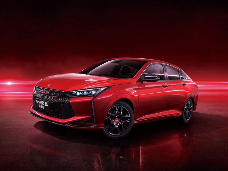 DONGFENG AEOLUS YIXUAN C65 angular front exterior view