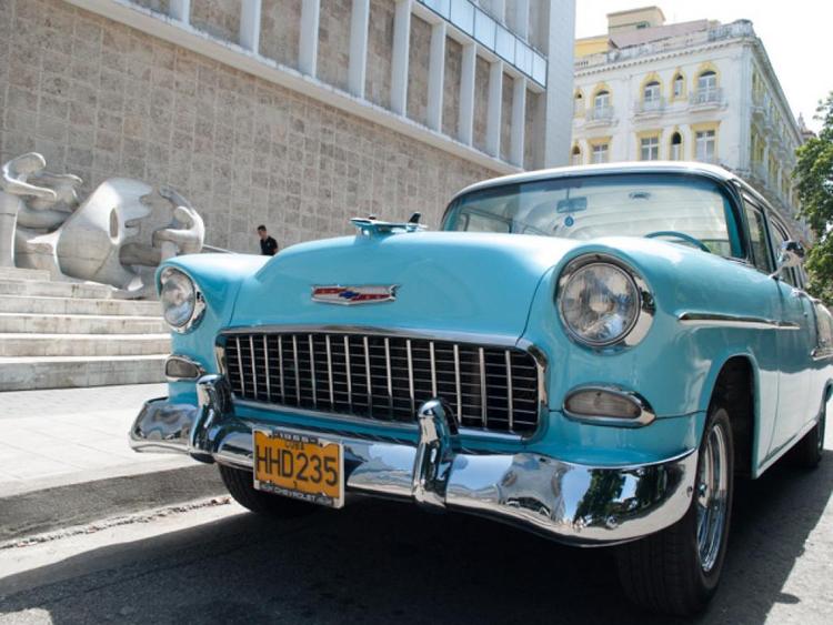 "Cienfuegos" Private Tour in American Classic Cars