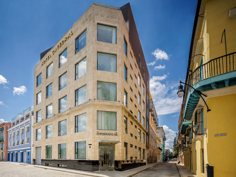 Vista General (Hotel Front)
