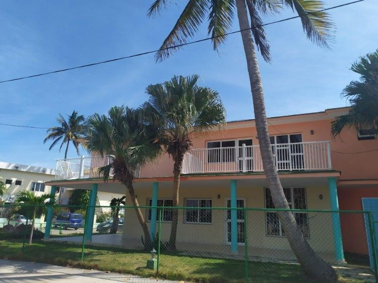 Condominio 32 Los Delfines, Avenida Playa