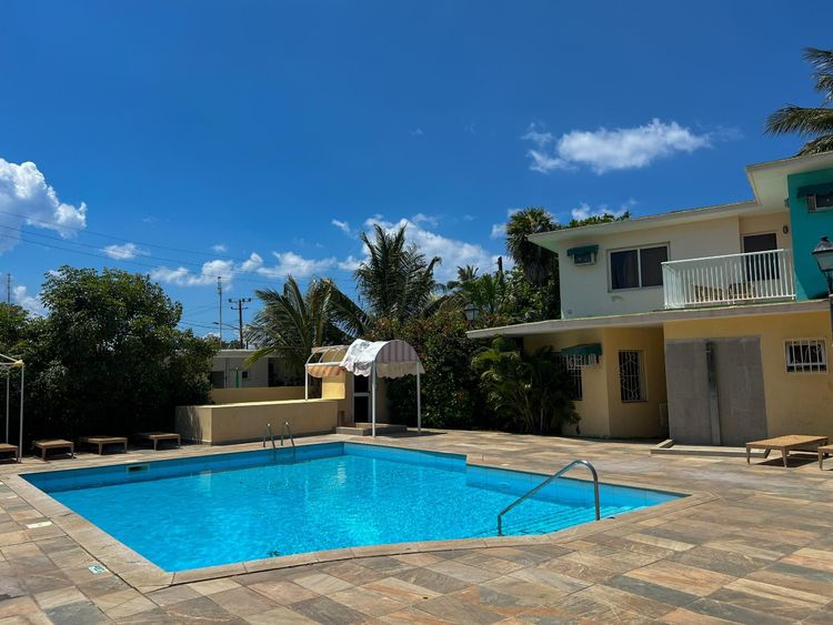 Condominio 32 Los Delfines, Avenida Playa