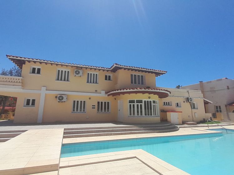 Casa 437 Acuazul, Calle 14