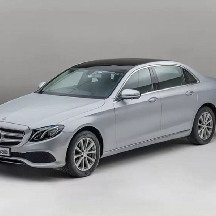 MERCEDES BENZ E 200 angular front exterior view