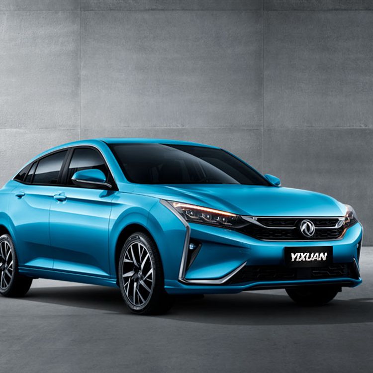 DONGFENG YIXUAN C65 angular front exterior view