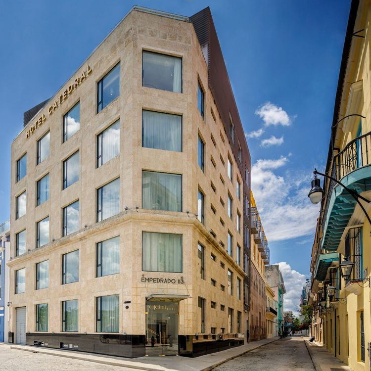 Vista General (Hotel Front)