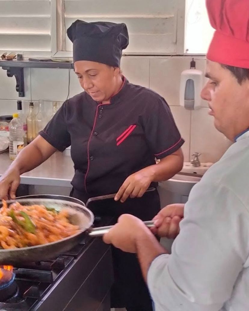 "TRADITIONAL GIBARA COOKING CLASS AND TASTING AT RÍO DE MARES RESTAURANT" Tour, Gibara, Holguín, Cuba.