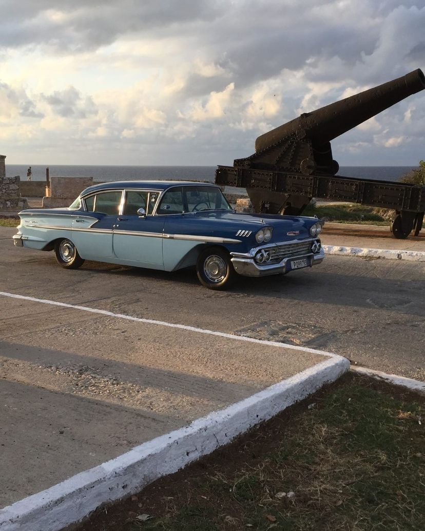 "CANNON SHOT CEREMONY IN AMERICAN CLASSIC CARS (HARD TOP)" Private Tour, Havana, Cuba.