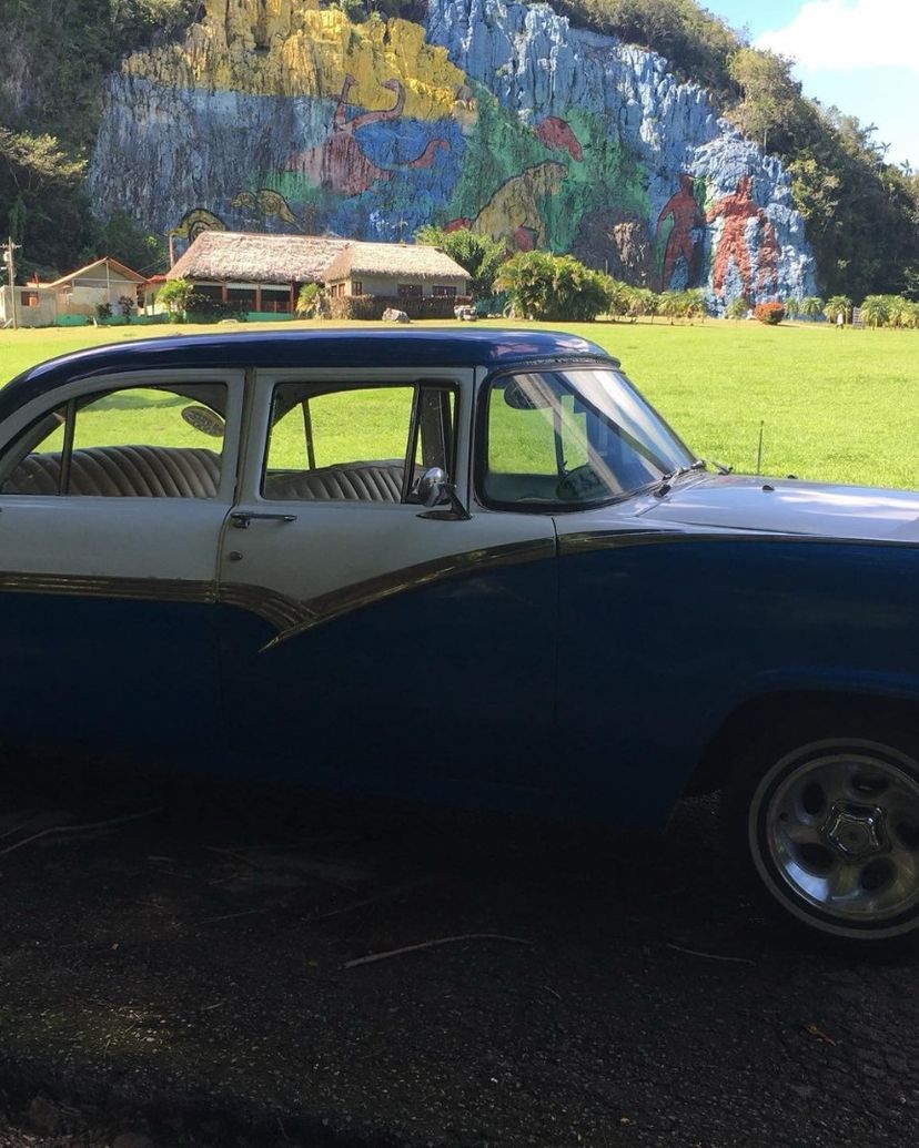 VIÑALES IN A CLASSIC CAR, A JOURNEY THROUGH TIME AND NATURE” Tour, Viñales, Pinar del Río, Cuba.