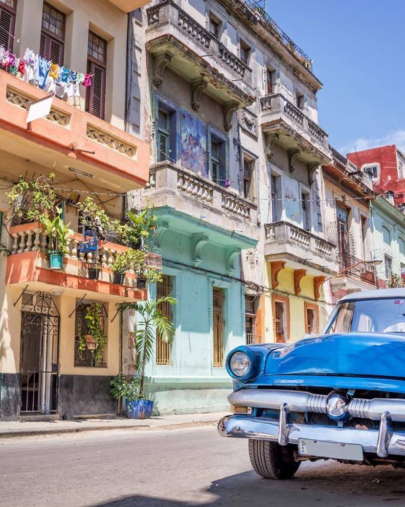 “Ride to Soroa and Viñales in Old Fashion American Classic Cars” Tour