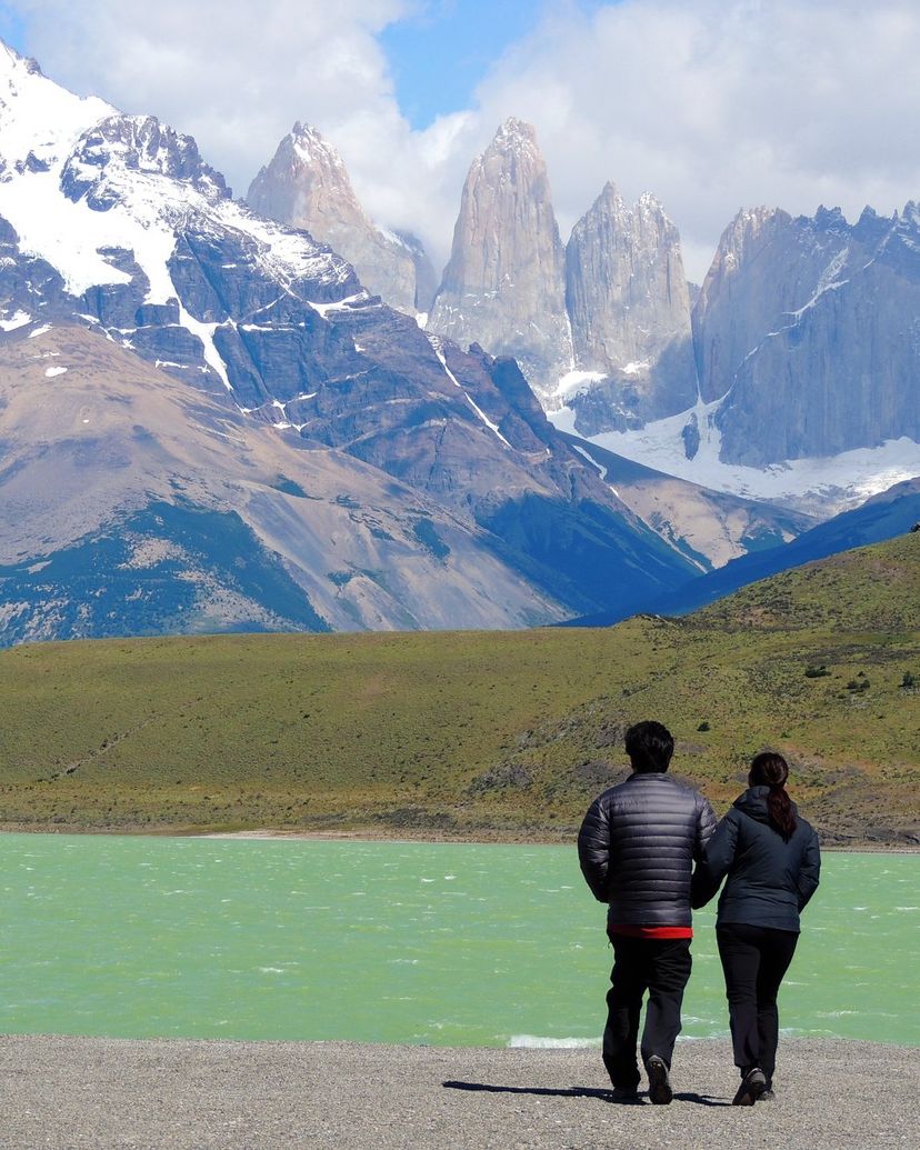 "FULL DAY TREKKING BASE TORRES DEL PAINE" Tour, Puerto Natales, Chile.