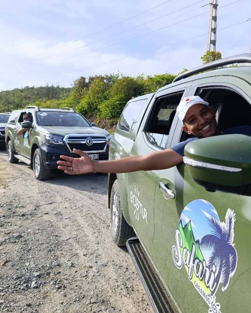 "VIP LOUNGE + PRIVATE TRANSFER TO HOLGUÍN AIRPORT" Tour