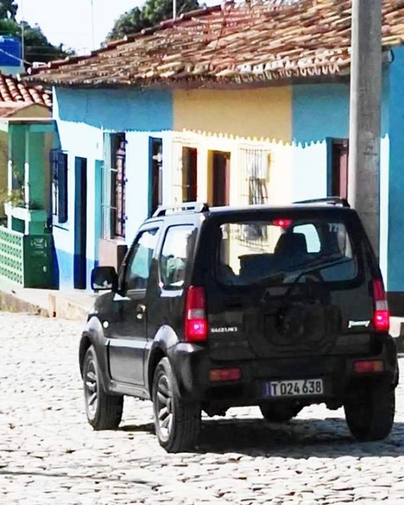 Jeep Safari "SPECIAL TRINIDAD WITH TOPES DE COLLANTES (Variant I)"