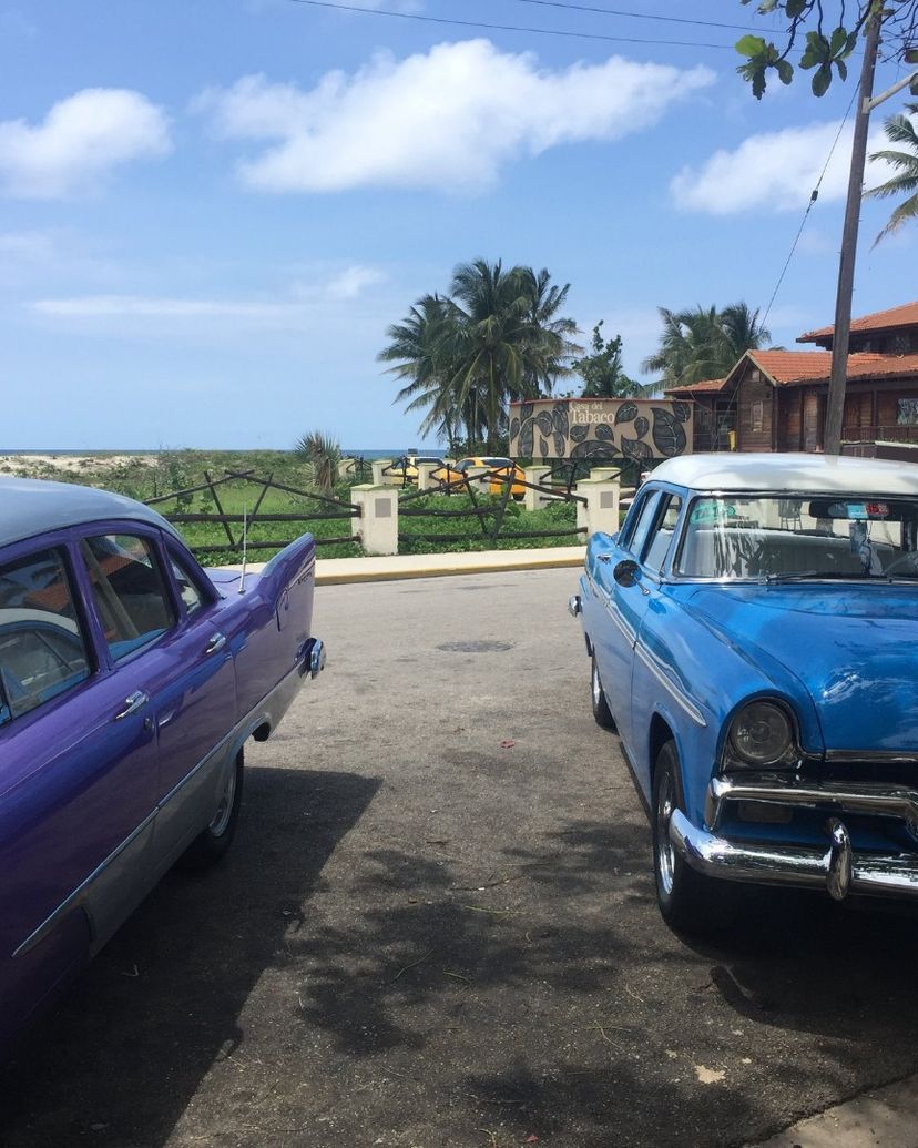 “Ride to Varadero in Old Fashion American Classic Cars” Tour