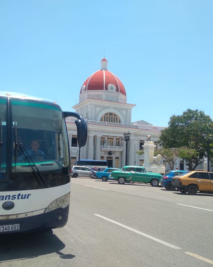 “EL EXPRESO DE CUBA: TRINIDAD / CIENFUEGOS / SANTA CLARA / VARADERO“ Collective Transfer Services