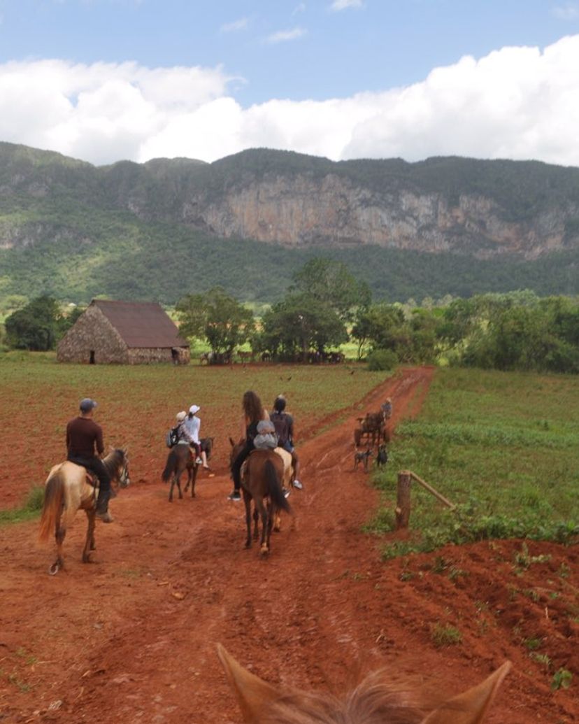 “DAY TRIP HAVANA – VIÑALES: EXPLORE THE VIÑALES VALLEY ACTIVE” Tour, Viñales, Pinar del Río, Cuba.