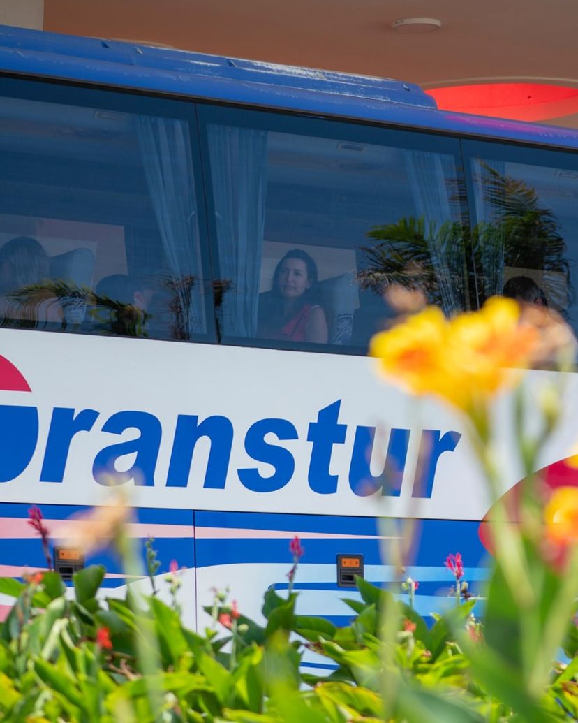 “EL EXPRESO DE CUBA: SANTIAGO DE CUBA / HOLGUÍN / CAMAGÜEY / CIEGO DE ÁVILA / HAVANA“ Collective Transfer Services
