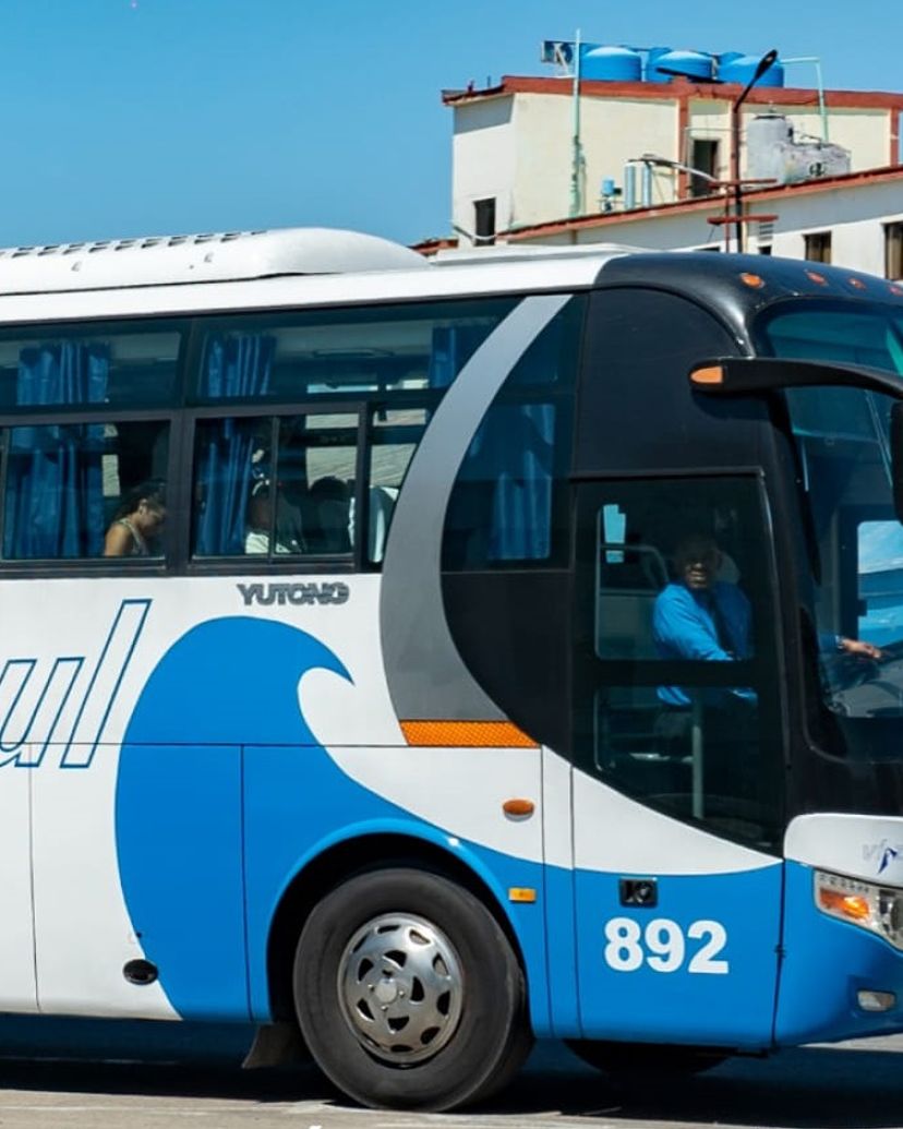 “VIAZUL CUBA: HAVANA / MATANZAS / VARADERO AIRPORT / VARADERO / SANTA CLARA / SANCTI SPÍRITUS / CIEGO DE ÁVILA / CAMAGÜEY / LAS TUNAS / HOLGUÍN / HOLGUÍN AIRPORT / BAYAMO / SANTIAGO DE CUBA“ Collective Transfer Services