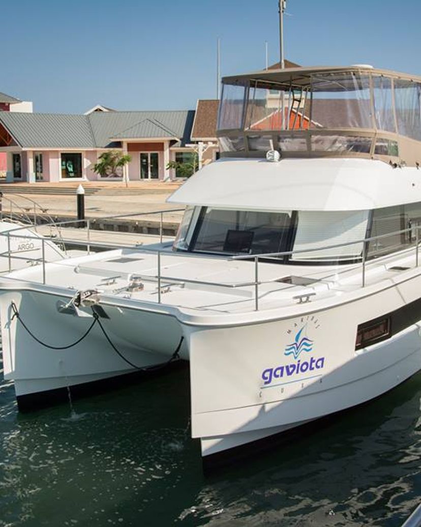 Life on Board in Catamaran "Fountaine Pajot MY 37"