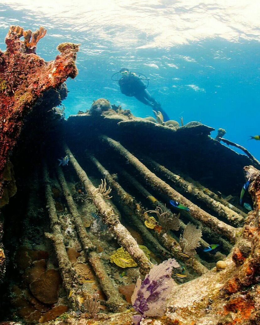 Scuba Diving in Wrecks of the Hispanic - Cuban and North American War of 1898. "VIZCAYA BATTLESHIP CRUISE".