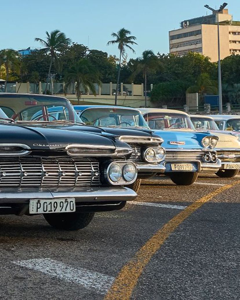 "HAVANA, A WONDER CITY IN AMERICAN CLASSIC CARS (HARD TOP - OPEN TOP)" Private Tour, Havana, Cuba.