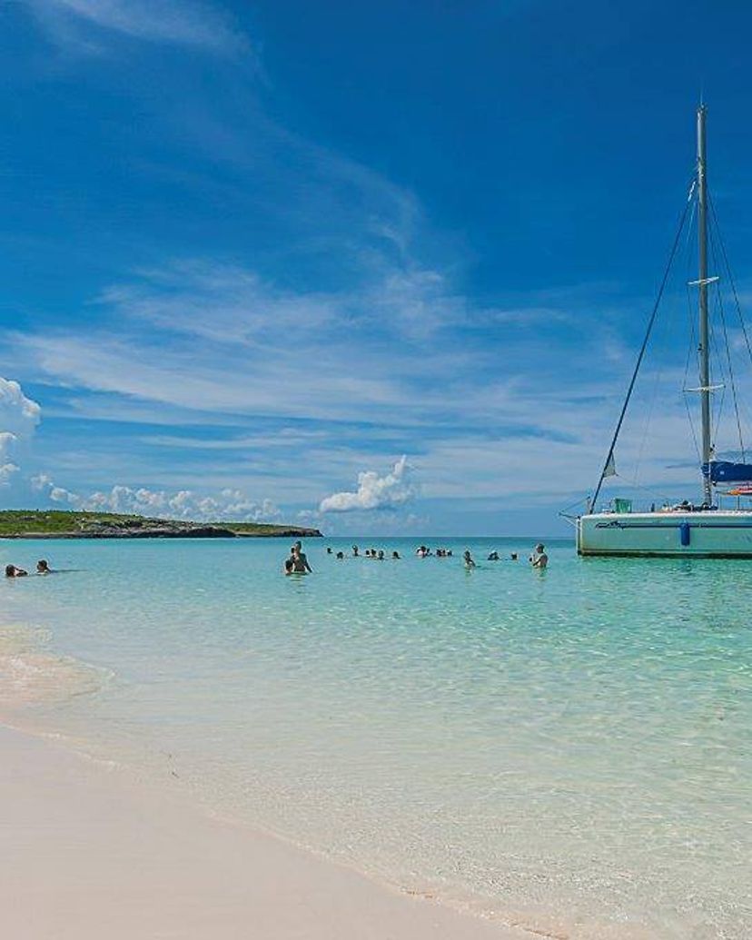 “SEAFARI CAYO MEDIA LUNA” Tour, Jardines del Rey, Ciego de Ávila, Cuba.