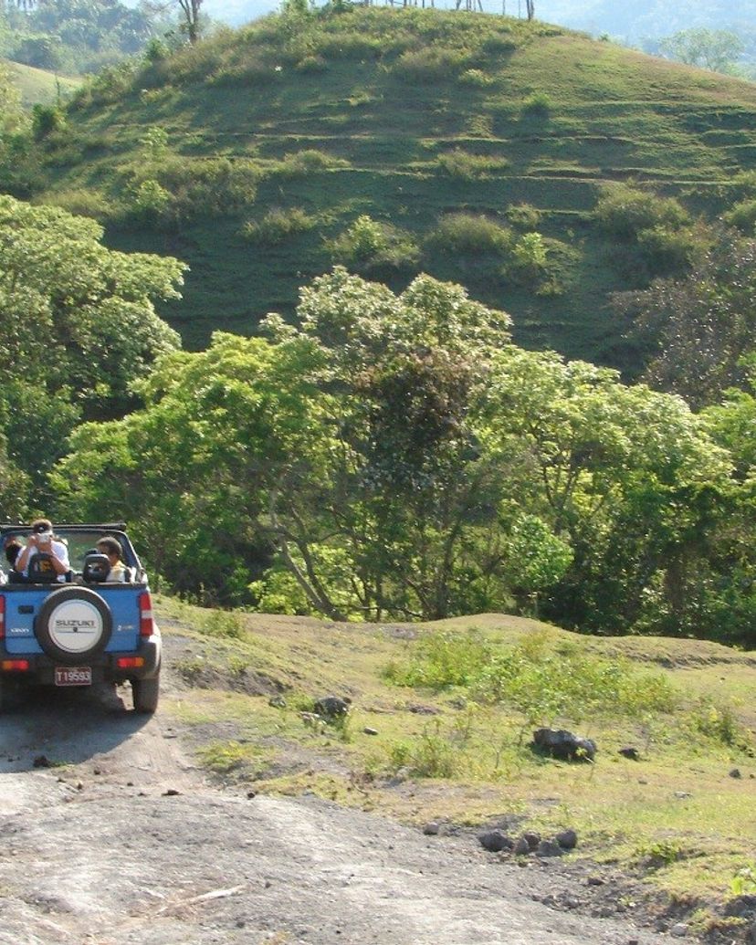 Jeep Safari "SUNSET A LO CUBANO", Holguín, Cuba