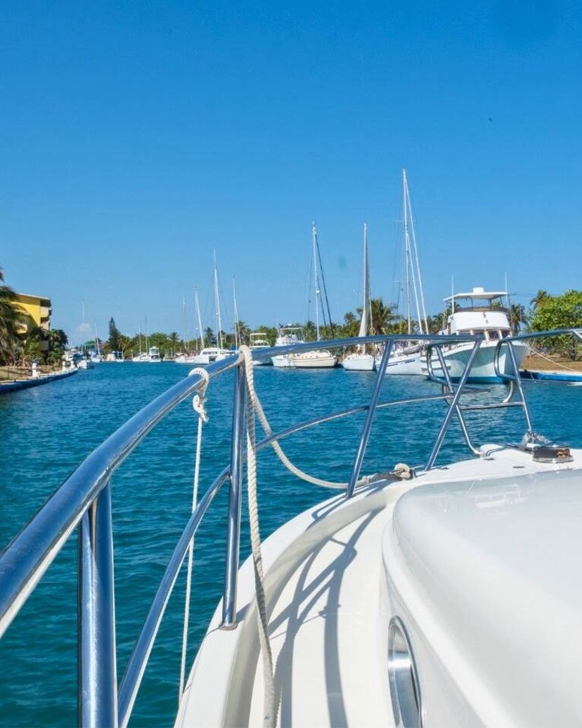 "BOAT TRIP ALONG THE COAST OF HAVANA" Tour, Havana, Cuba.