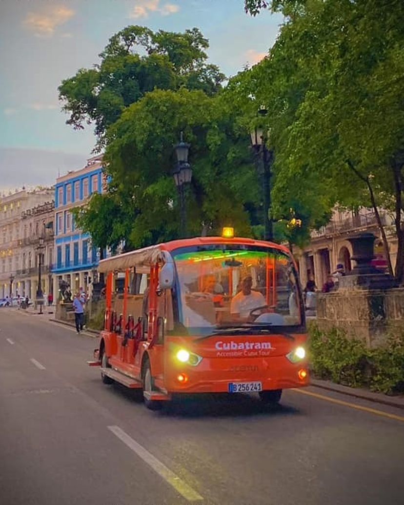 "HAVANA NIGHTS: SUNSET CITY TOUR" Tour, La Habana, Cuba.
